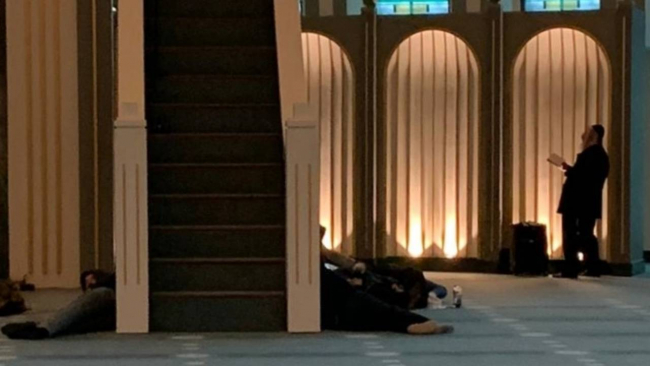 Karda mahsur kalıp camiye sığınan haham: Müslümanlarla yan yana duamı ettim